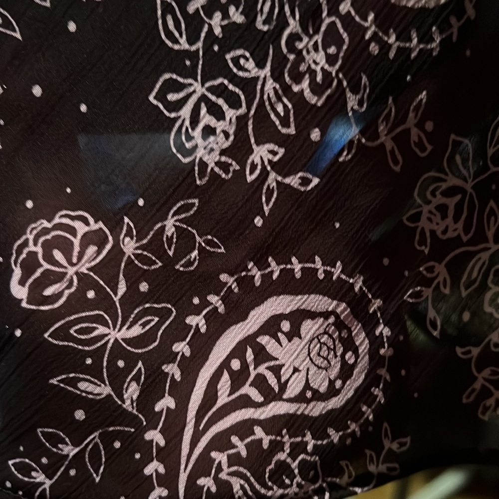 R&K Blouse - Picture 3 of 3